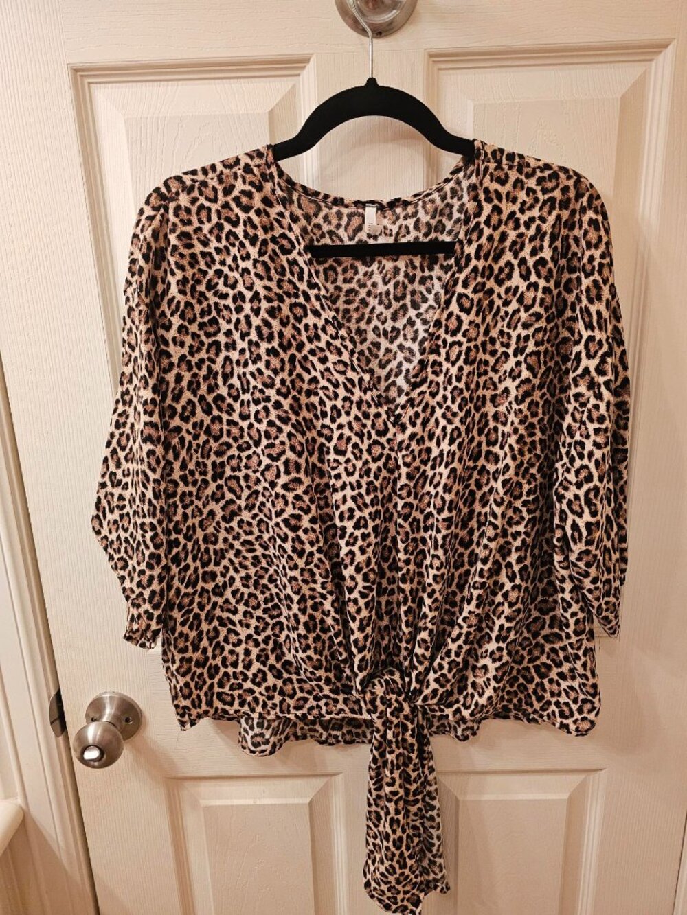 Mittoshop S/M Leopard V-Neck Blouse w / Tie